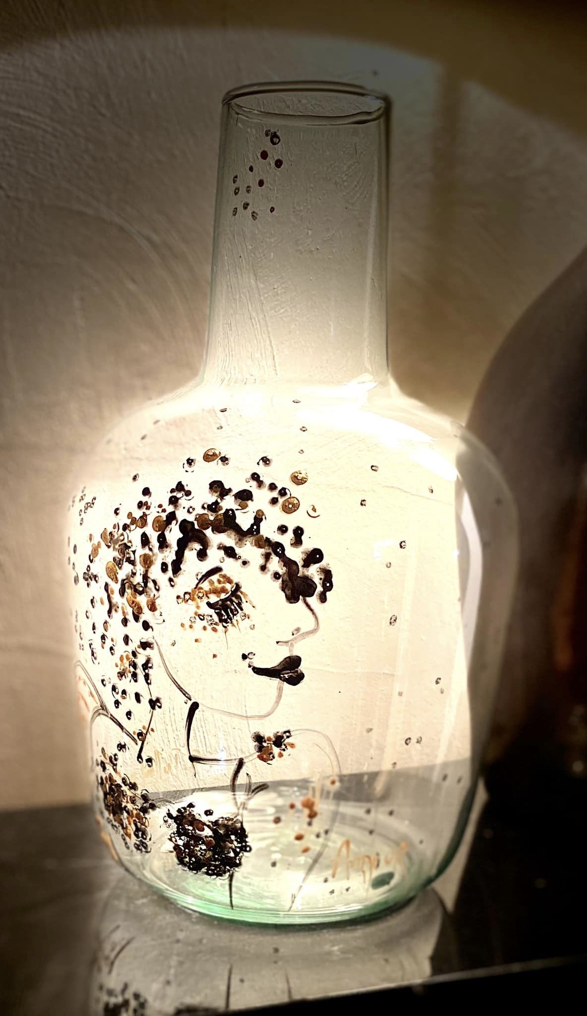 Amour - nouveau vase - 18 cm x 30 cm - peinture sur verre recyclé - 2022 - disponible 1