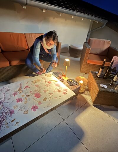 Fresque participative Table 404 peinture au vin