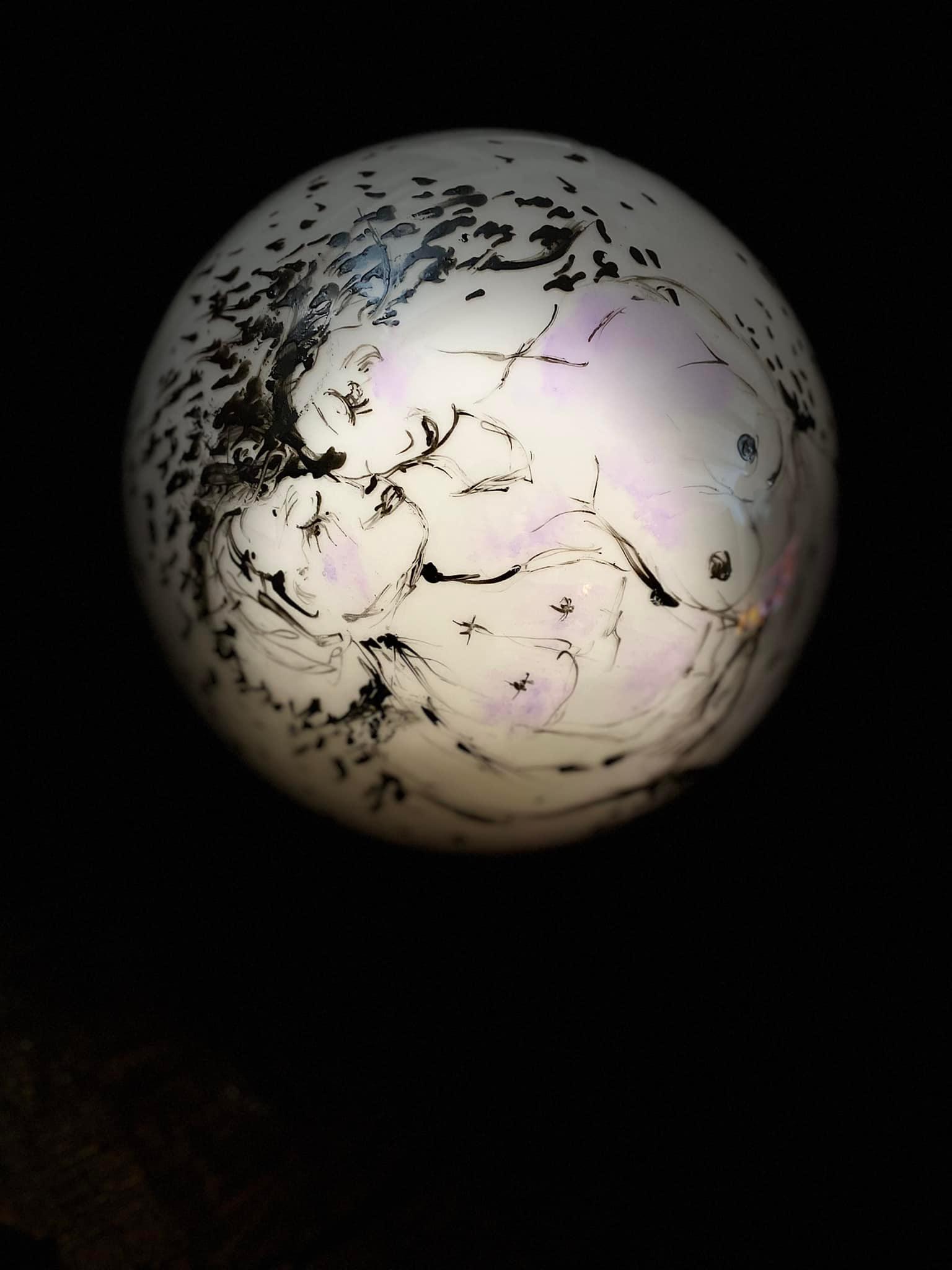 (Œuvre désormais vendue ) Nouveauté - Mon Amoureux - Lampe à poser - peinture céramique - 25 cm x 25 cm - 2022 - disponible -